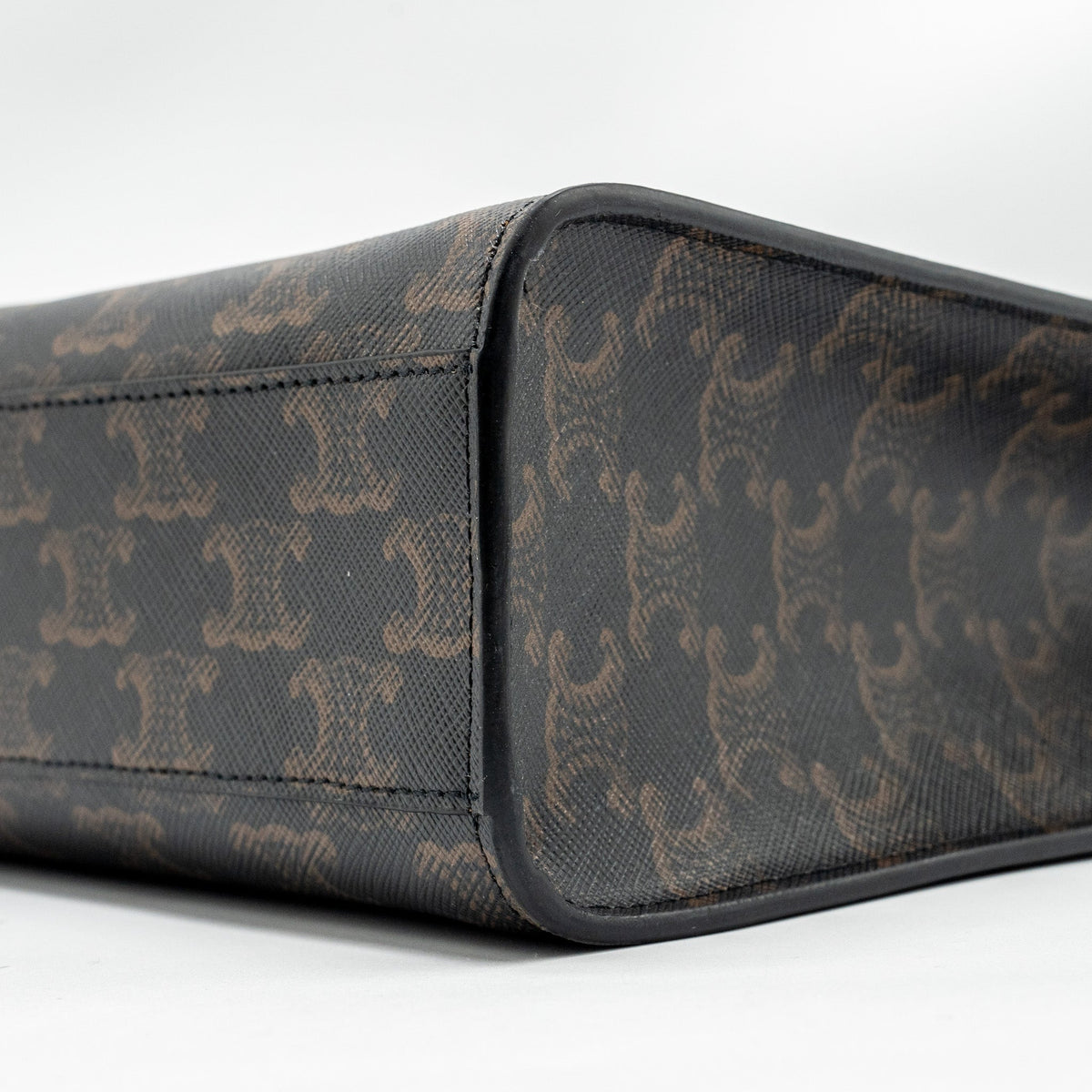 celine-vertical-cabas-in-triomphe-canvas-black-multicolour-ghw