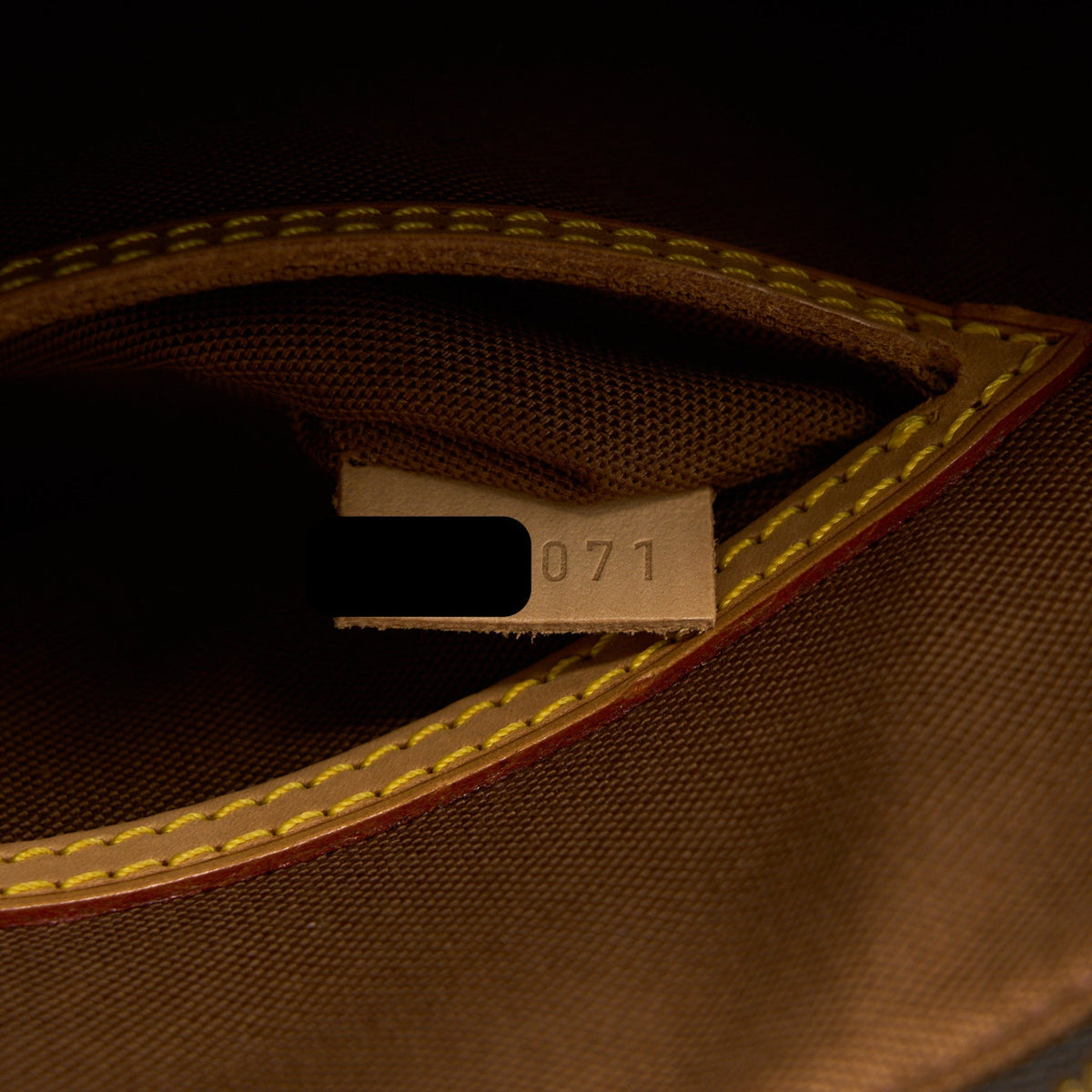 louis-vuitton-alma-pm-monogram-canvas-ghw