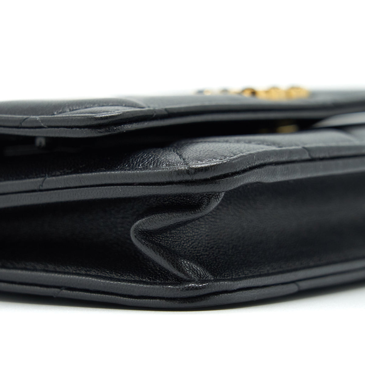 chanel-19-wallet-on-chain-lambskin-black-with-multicolour-hardware-microchip
