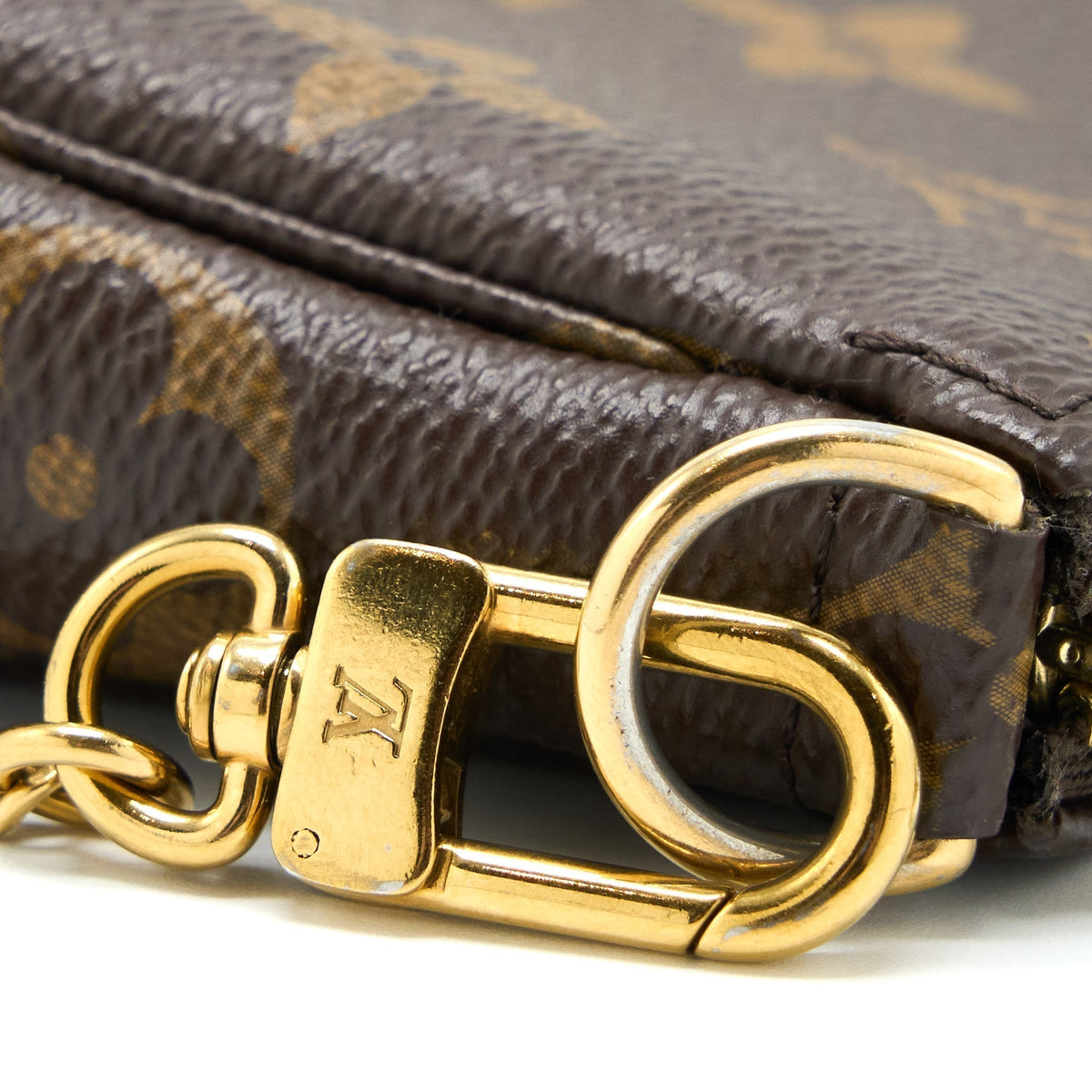 louis-vuitton-mini-pochette-accessories-monogram-canvas-ghw-4