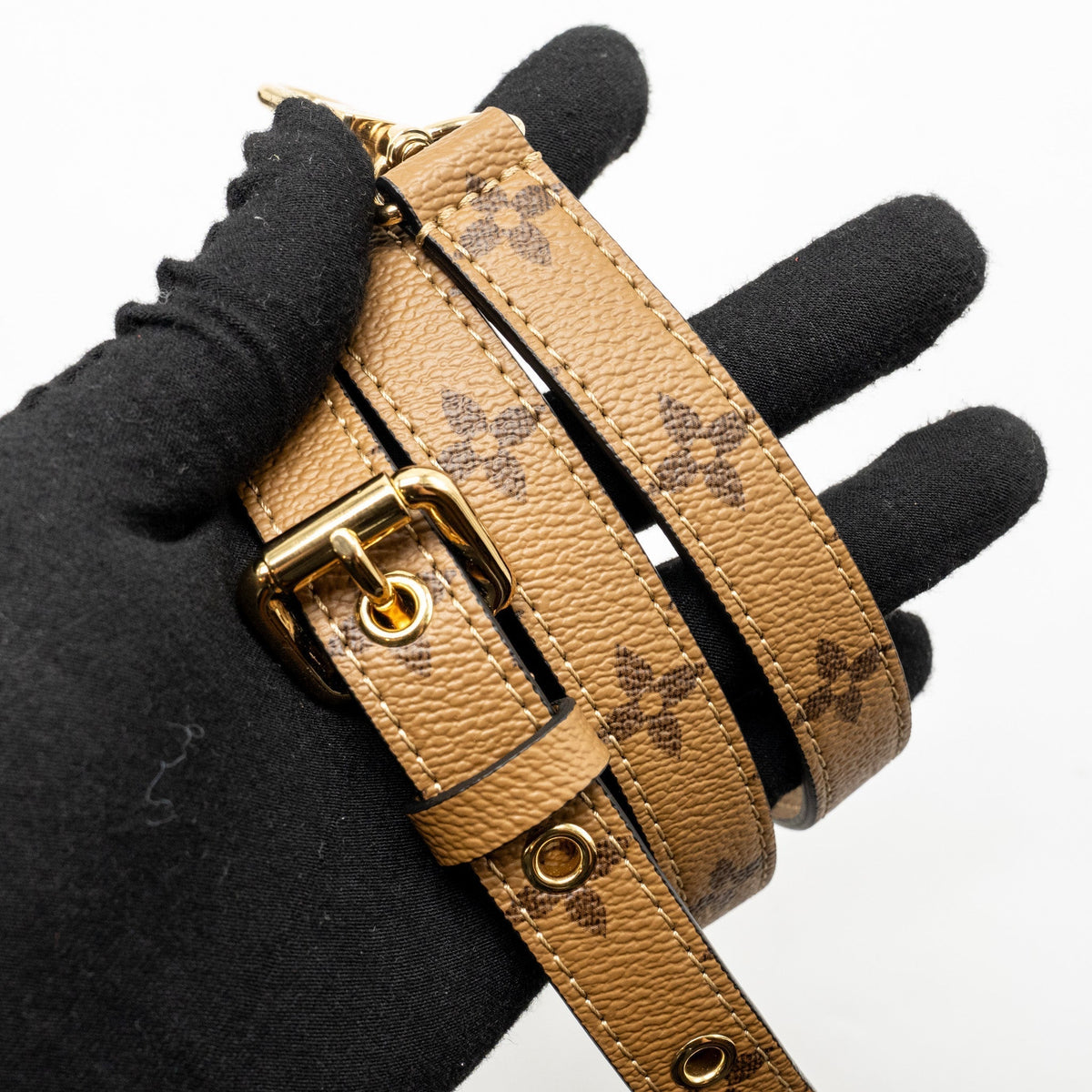 louis-vuitton-pochette-metis-monogram-reverse-canvas-ghw-10