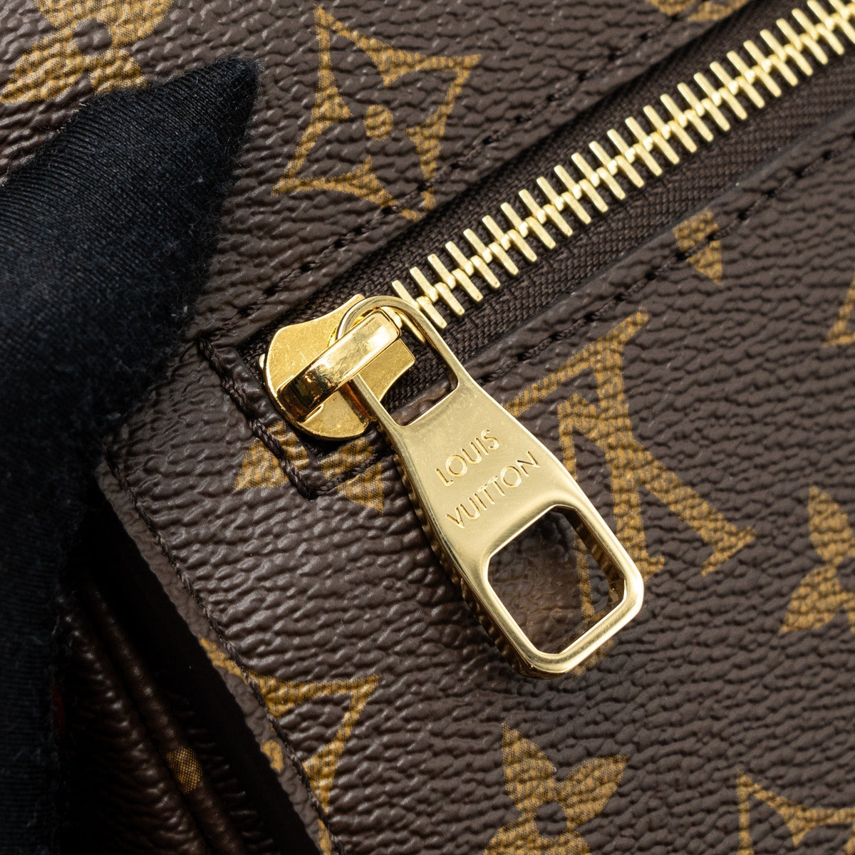 louis-vuitton-pochette-metis-monogram-canvas-ghw-18