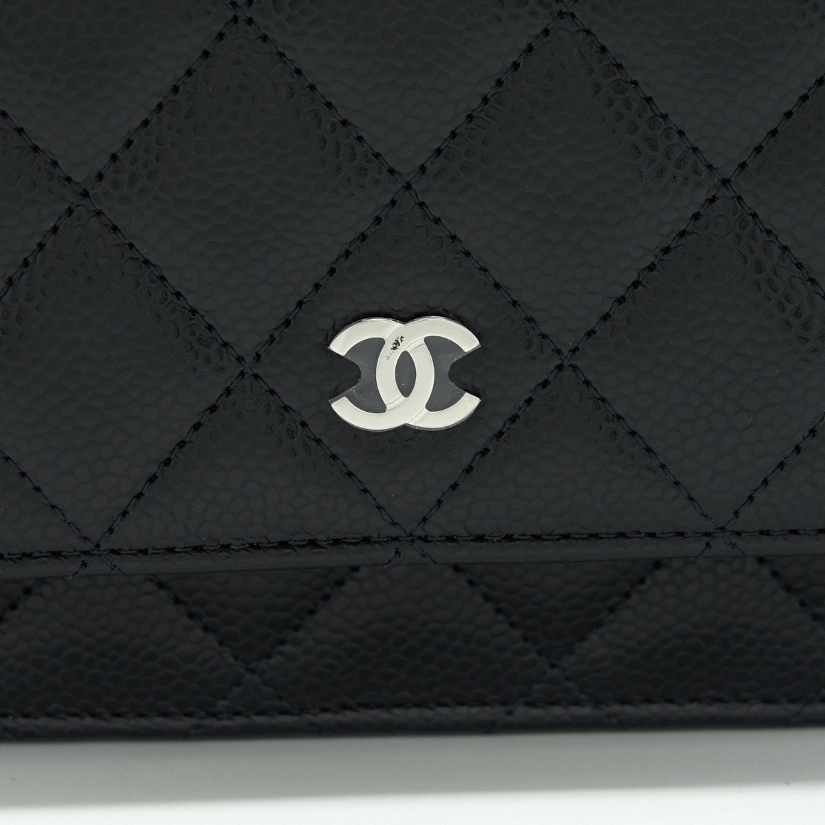 chanel-classic-wallet-on-chain-caviar-black-shw-microchip-4