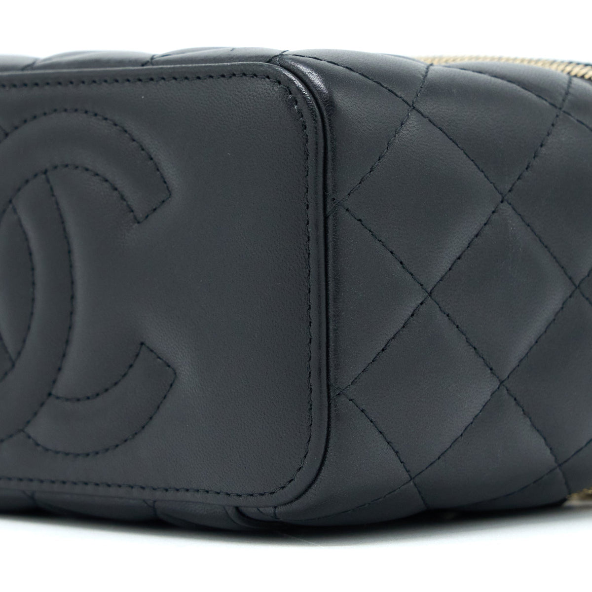 chanel-pear-crush-long-vanity-with-chain-lambskin-black-ghw-microchip