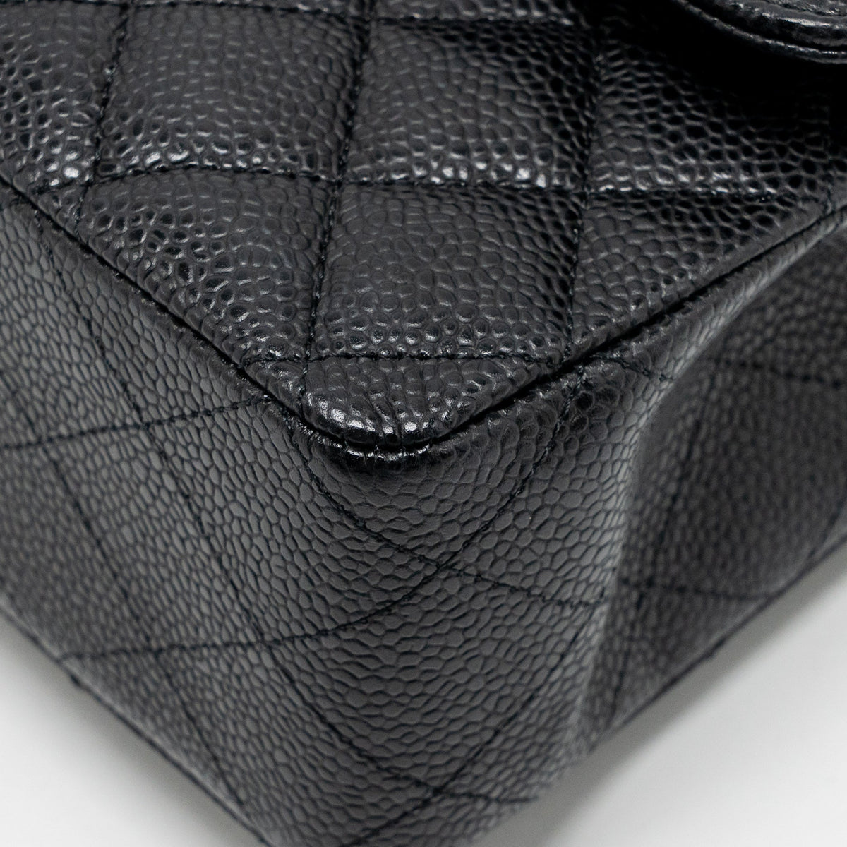chanel-black-ghw