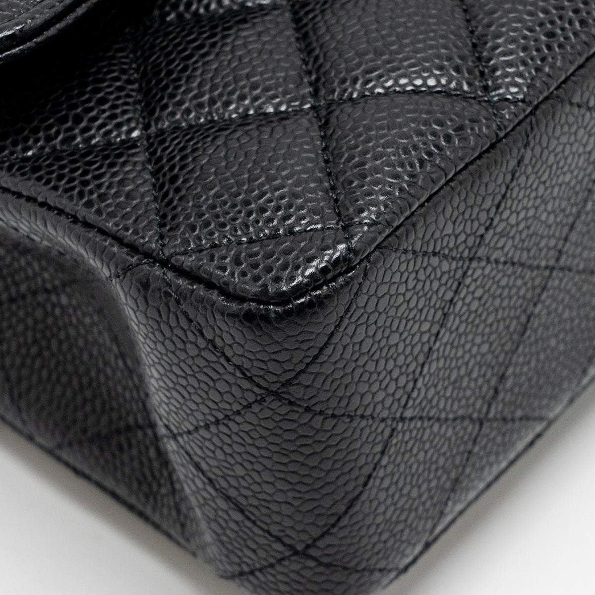 chanel-black-ghw