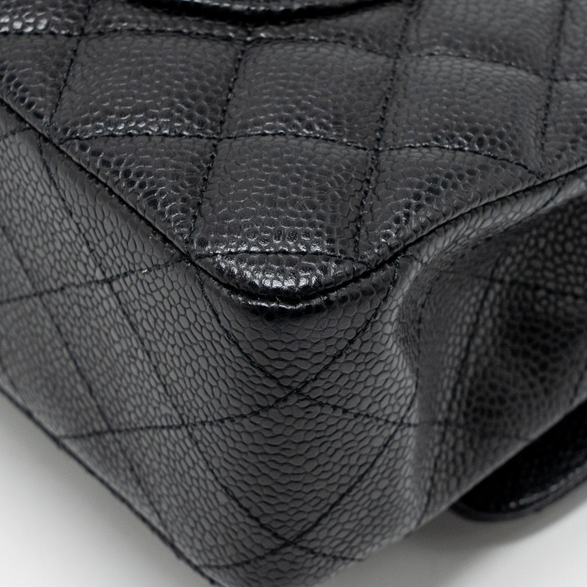 chanel-black-ghw
