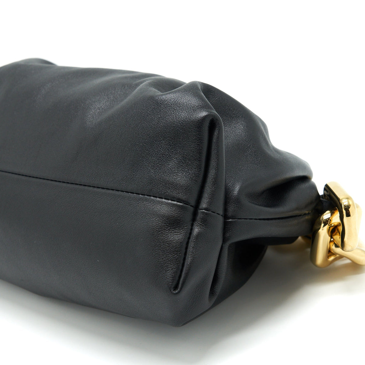 bottega-veneta-chain-pouch-calfskin-black-ghw