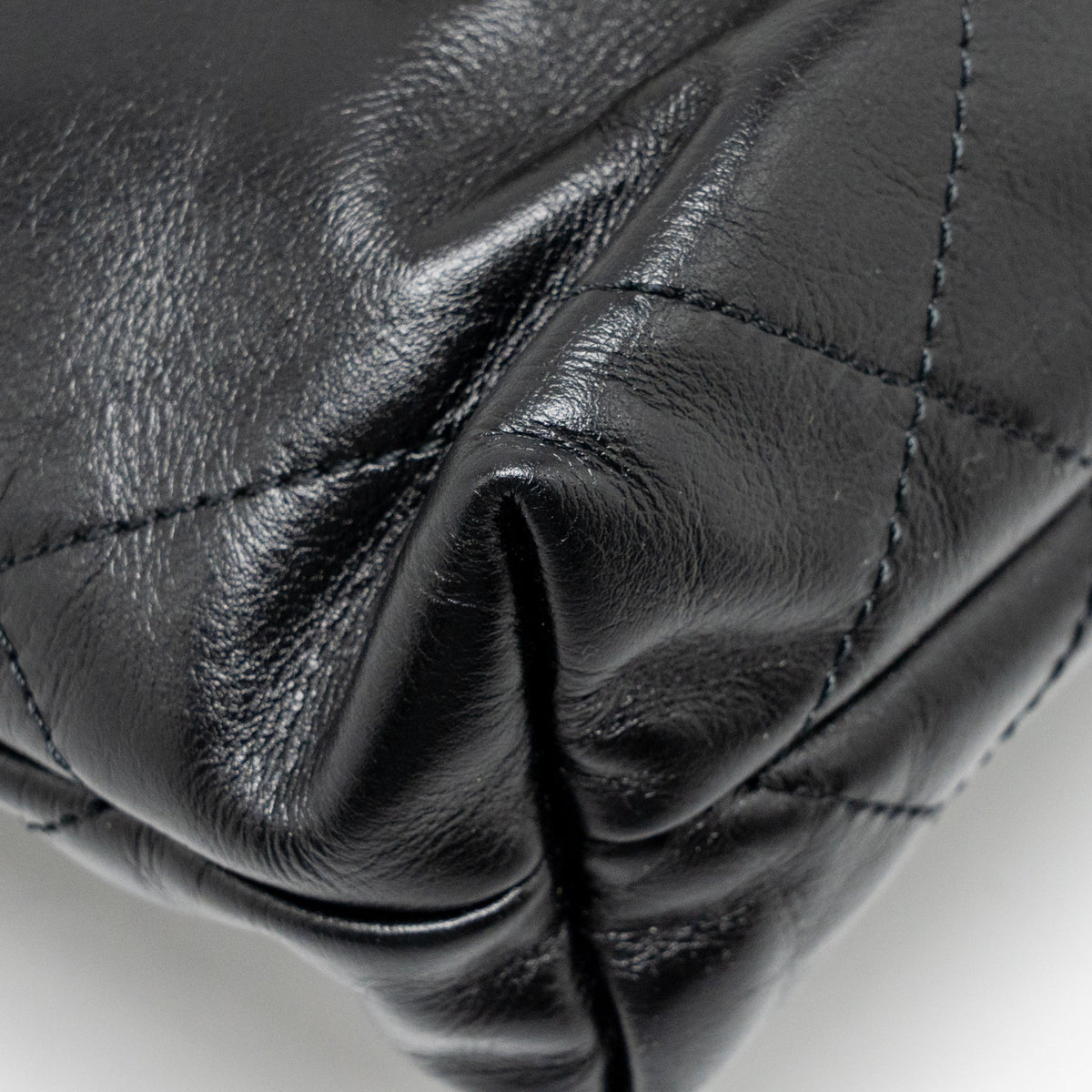 chanel-mini-22-bag-shiny-calfskin-black-ghw-microchip-copy-2