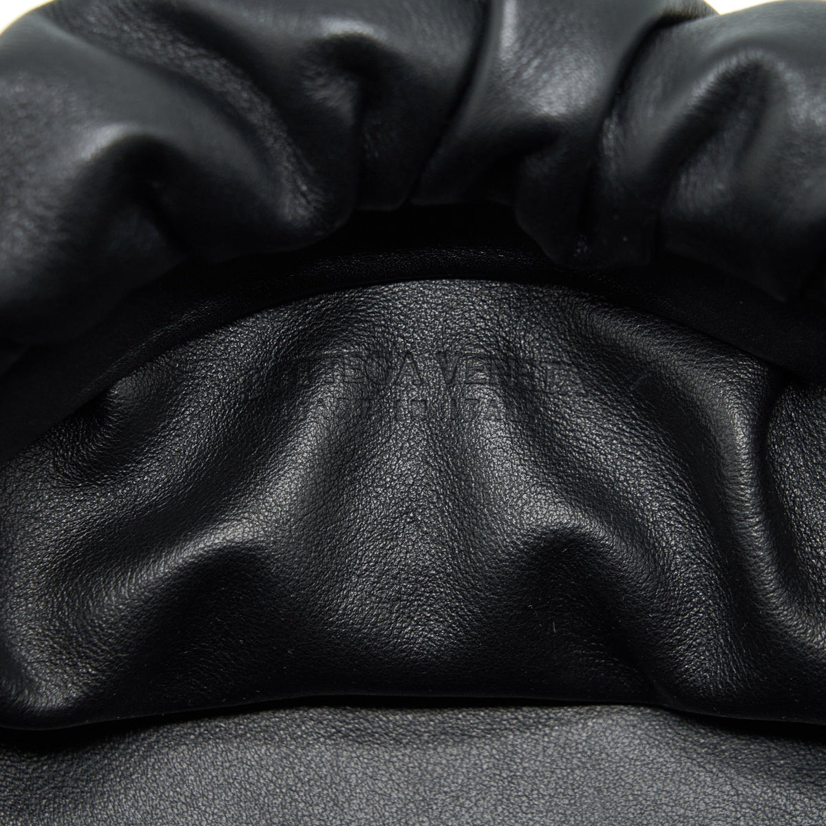 bottega-veneta-chain-pouch-calfskin-black-ghw