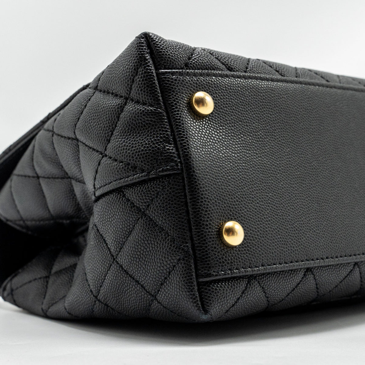 chanel-medium-coco-handle-limited-edition-caviar-black-ghw-microchip