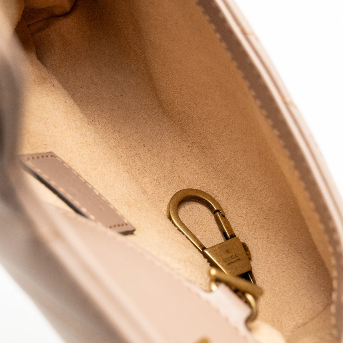 gucci-gg-marmont-mini-bag-chevron-leather-taupe-ghw