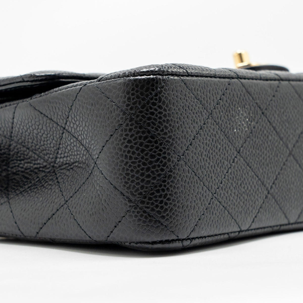 chanel-medium-classic-double-flap-bag-caviar-black-ghw-30