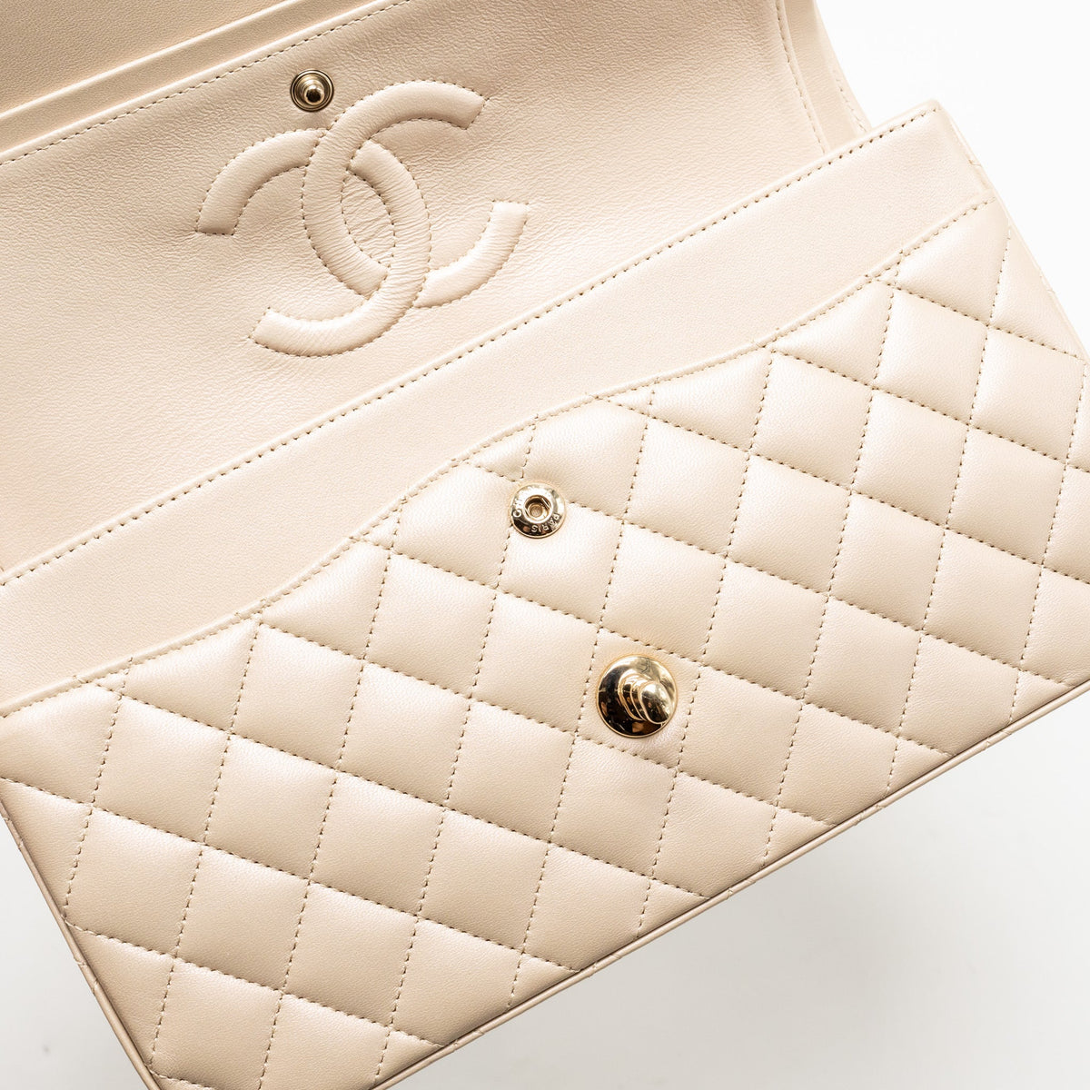 chanel-medium-classic-double-flap-bag-lambskin-iridescent-ivory-lghw-copy