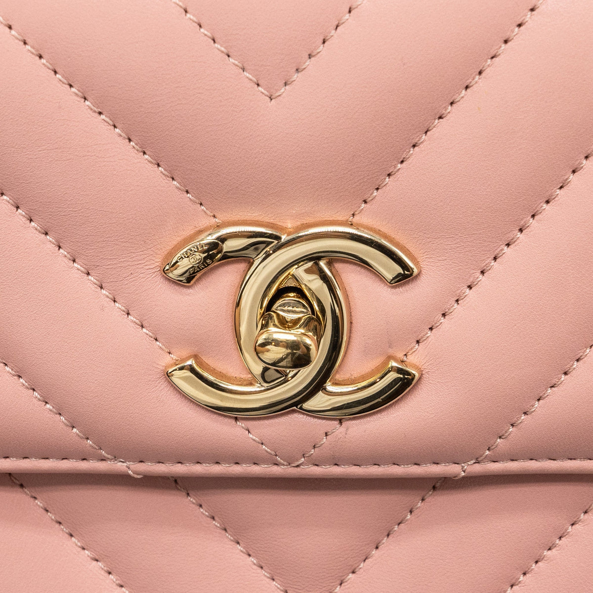 chanel-chevron-trendy-cc-top-handle-flap-bag-lambskin-light-pink-lghw