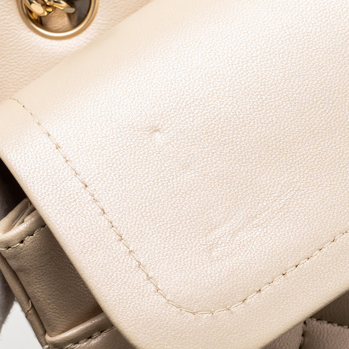 chanel-medium-classic-double-flap-bag-lambskin-iridescent-ivory-lghw-copy