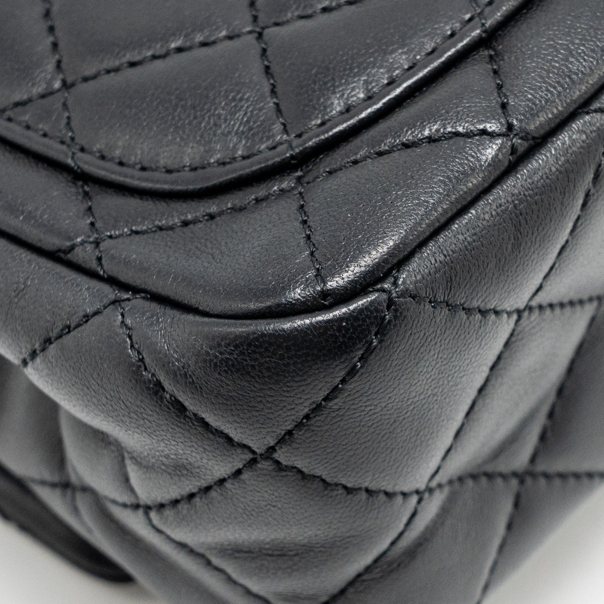 chanel-pearl-crush-mini-square-flap-bag-lambskin-black-ghwmicrochip-2