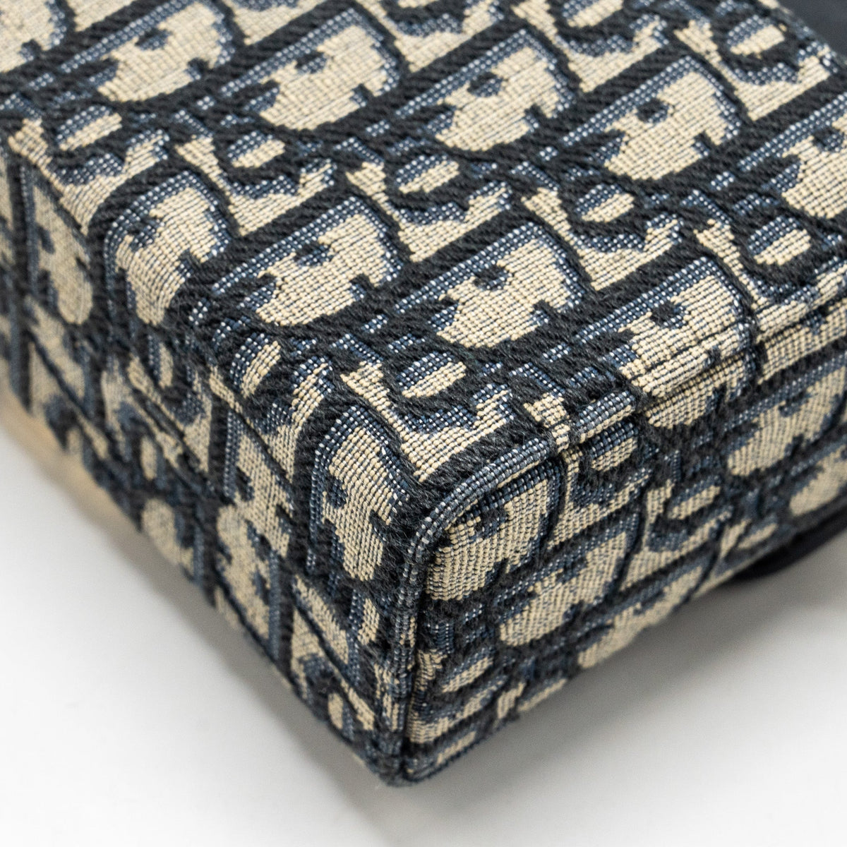 dior-30-montaigne-box-blue-oblique-jacquard-ghw-2