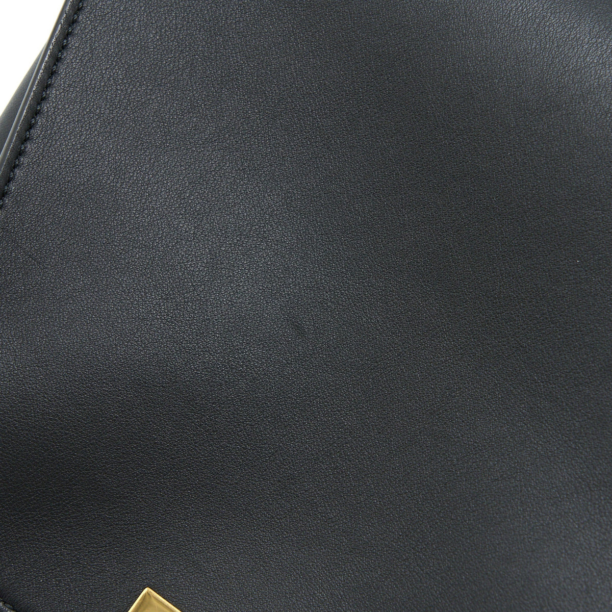 fendi-small-peekaboo-iconic-bag-calfskin-black-ghw