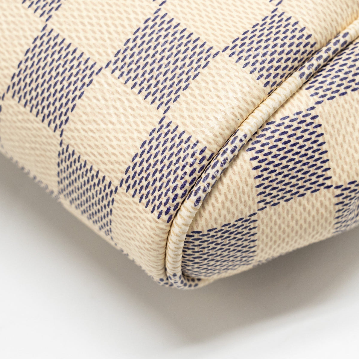 louis-vuitton-favorite-mm-damier-azur-canvas-ghw