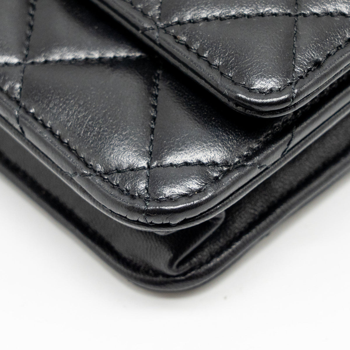 chanel-trendy-cc-wallet-on-chain-lambskin-black-lghw-microchip-1