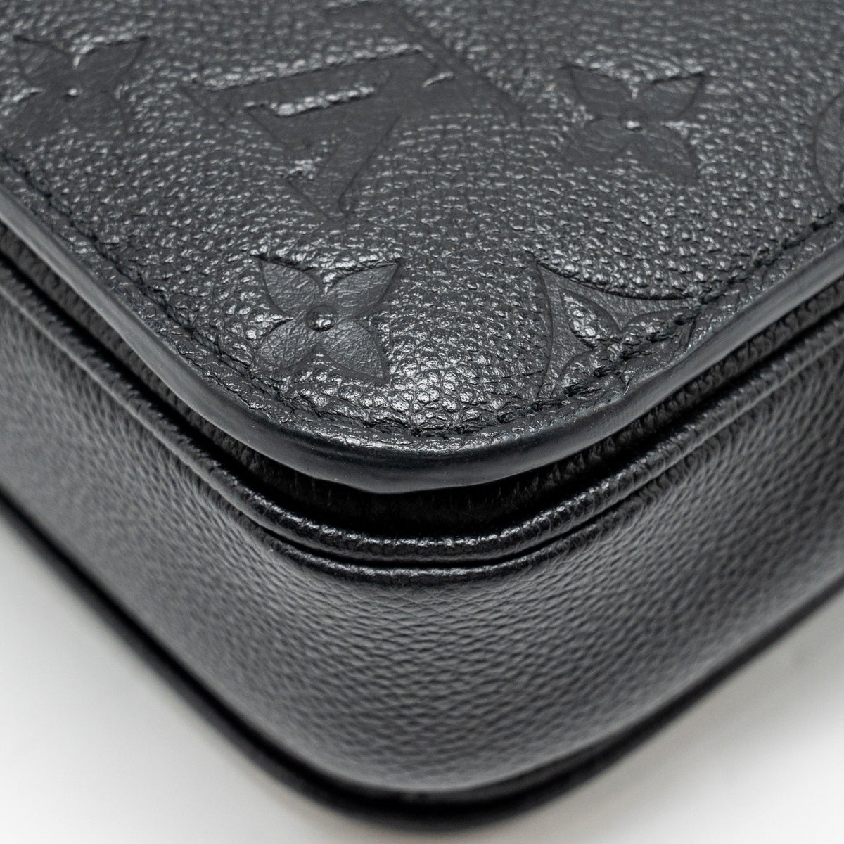 louis-vuitton-pochette-metis-monogram-empreinte-black-ghw-7