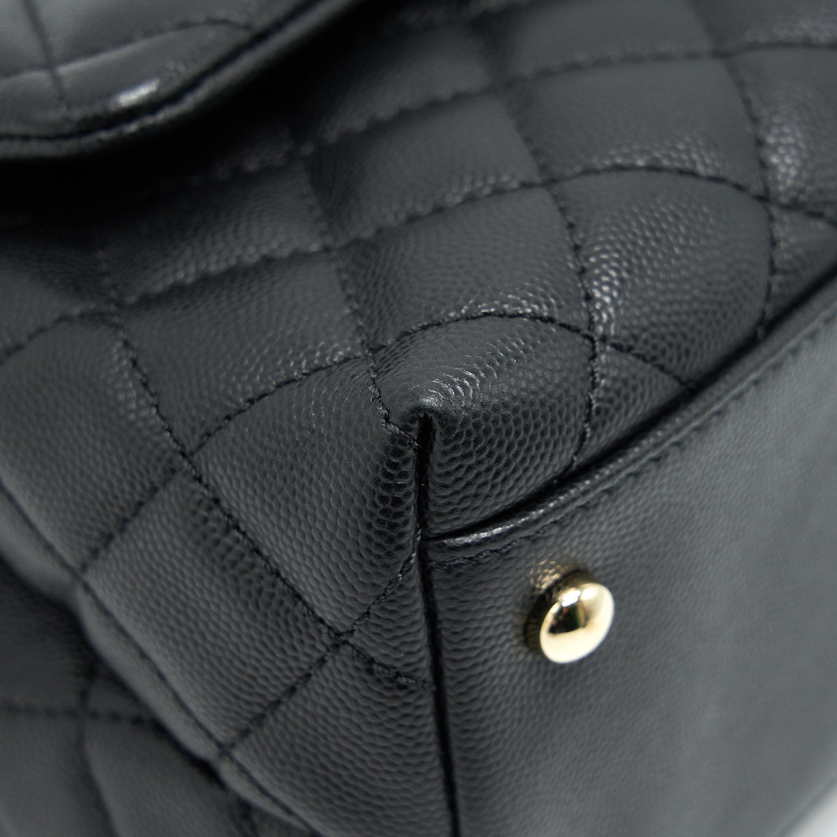 chanel-small-coco-handle-flap-bag-caviar-black-lghw