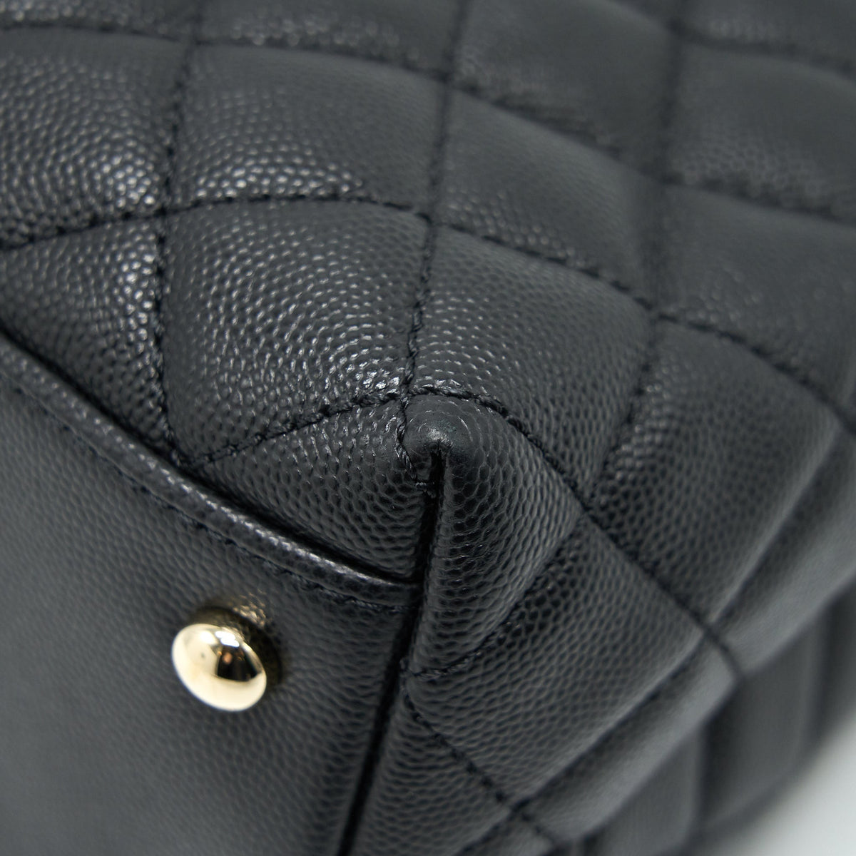 chanel-small-coco-handle-flap-bag-caviar-black-lghw
