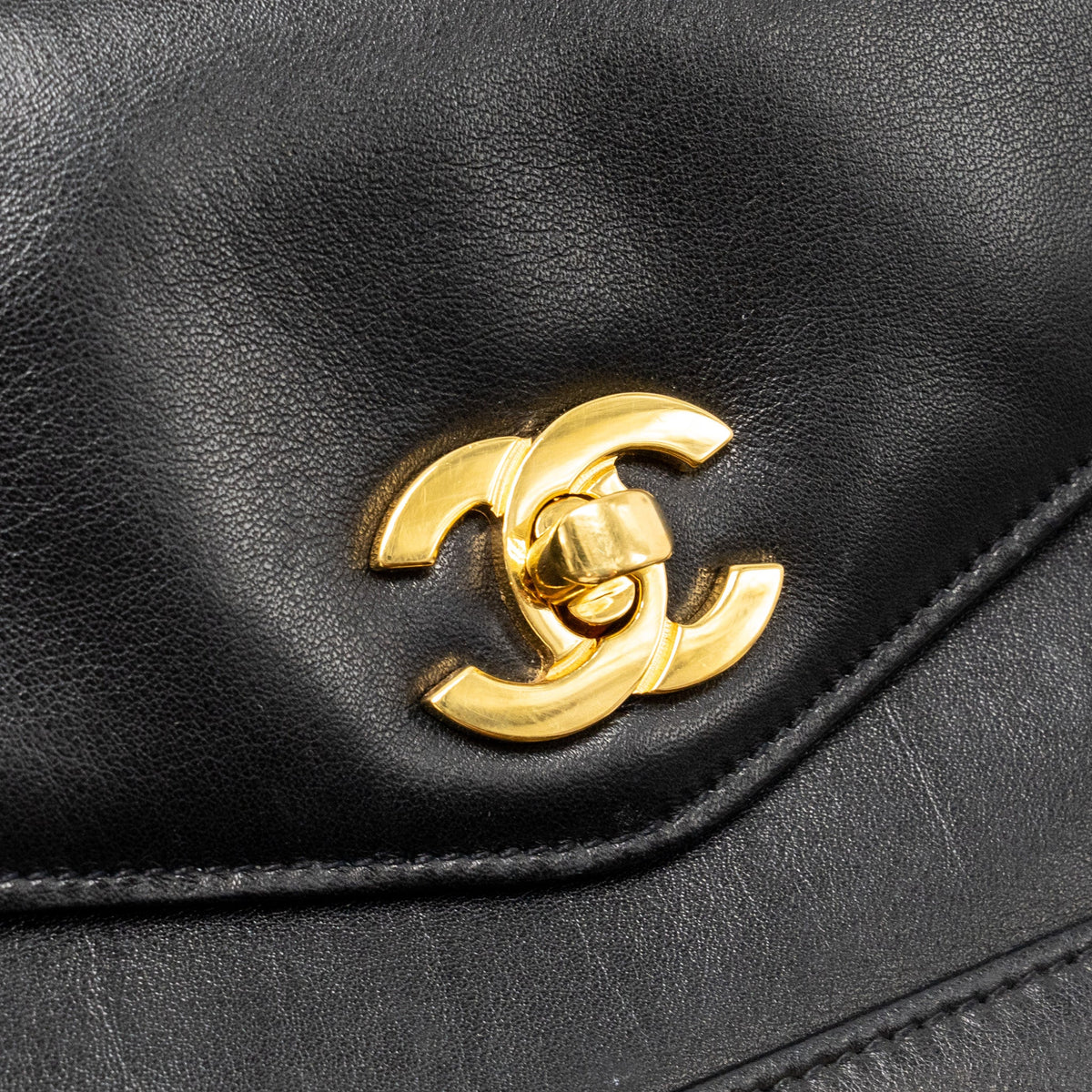 chanel-vintage-cc-logo-flap-belt-bag-smooth-calfskin-black-ghw