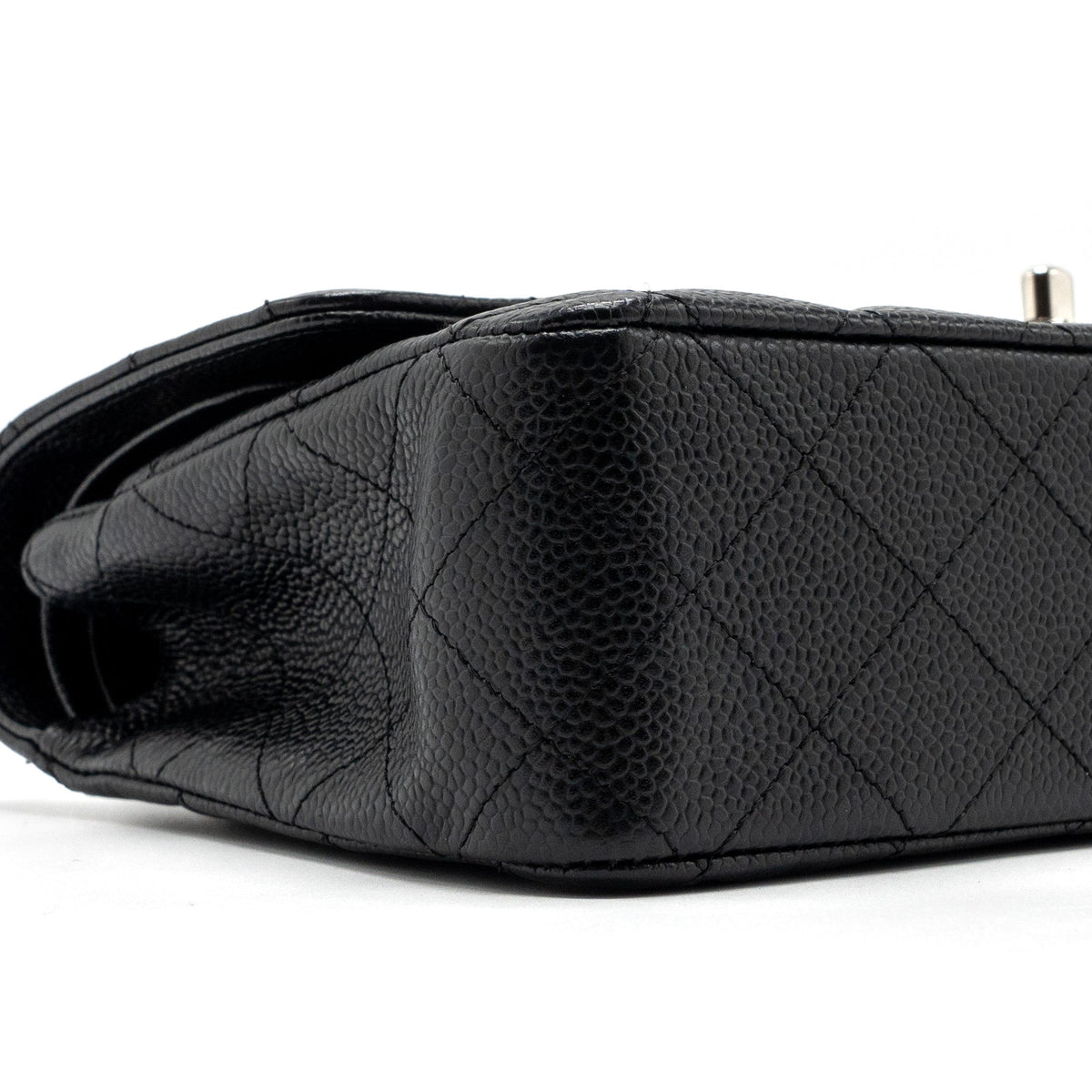 chanel-medium-classic-double-flap-bag-caviar-black-shw-4