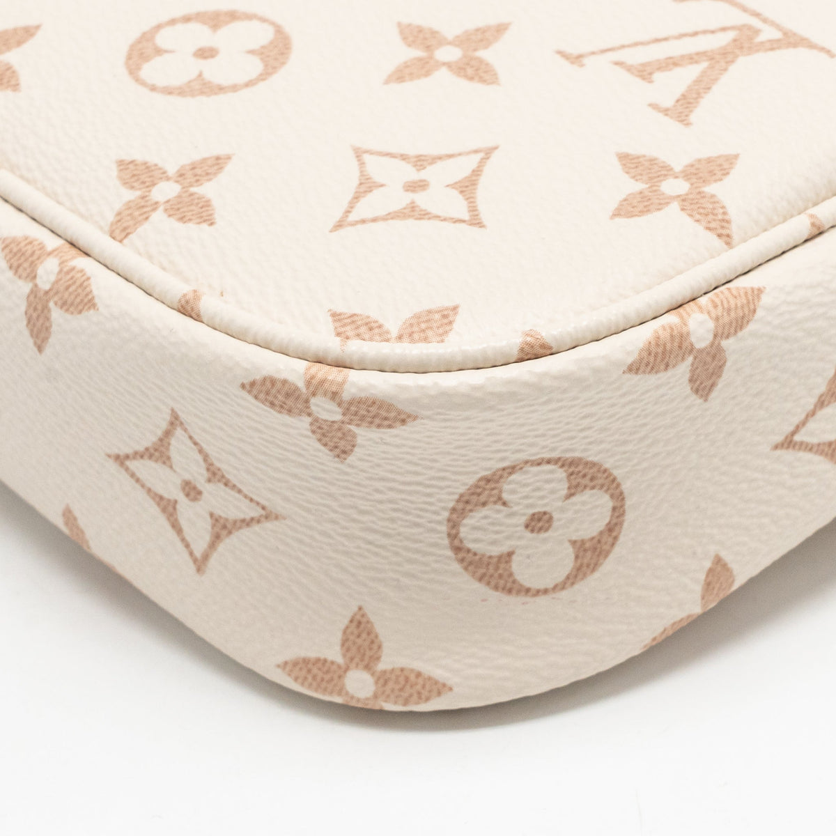 louis-vuitton-ivy-wallet-on-chain-monogram-dune-canvas-beige-cream-ghw