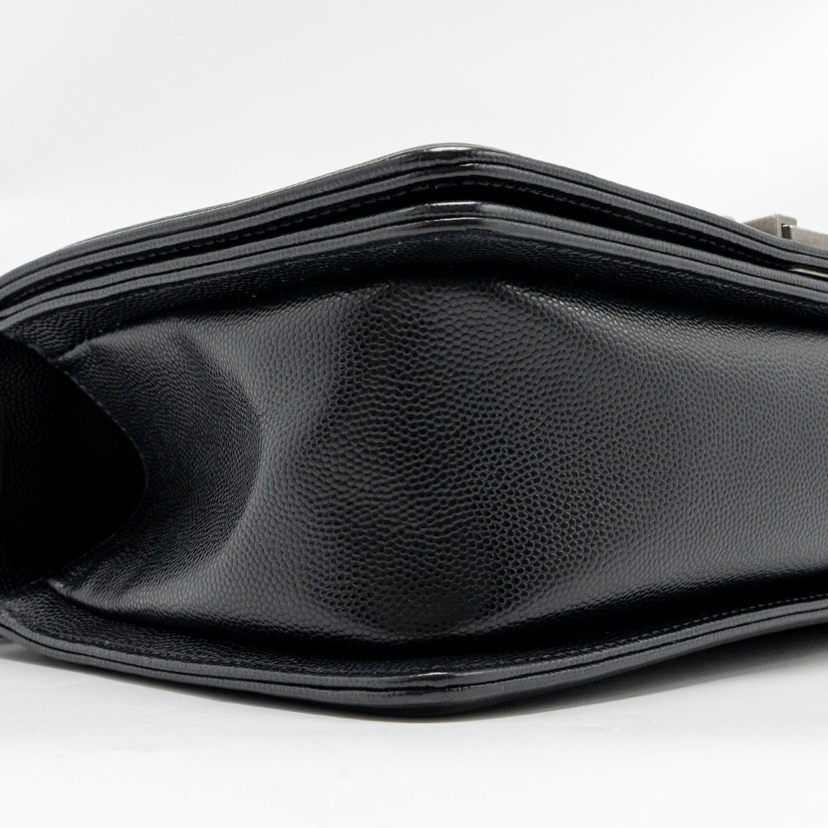 chanel-medium-boy-bag-caviar-black-ruthenium-silver-hardware