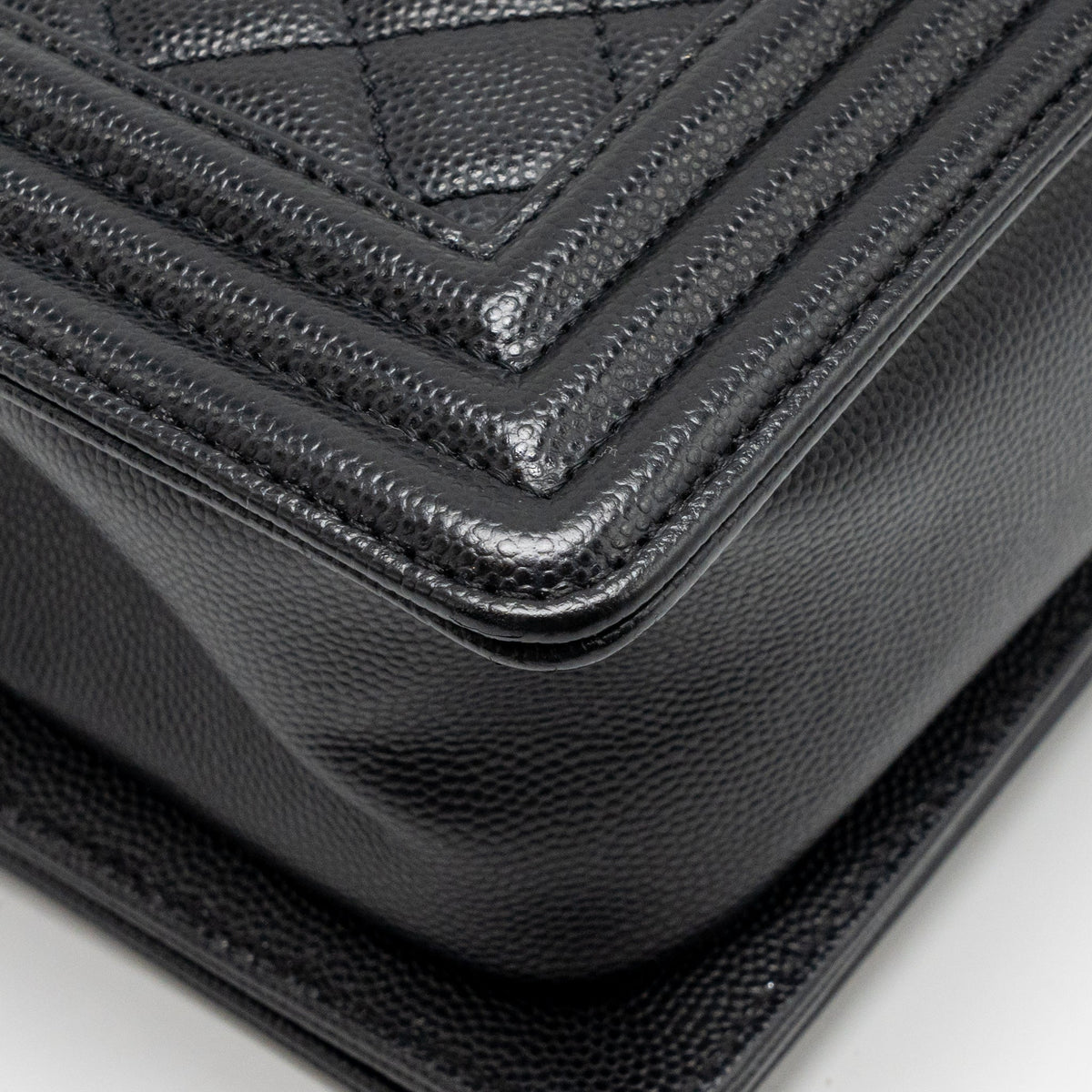 chanel-medium-boy-bag-caviar-black-ruthenium-silver-hardware