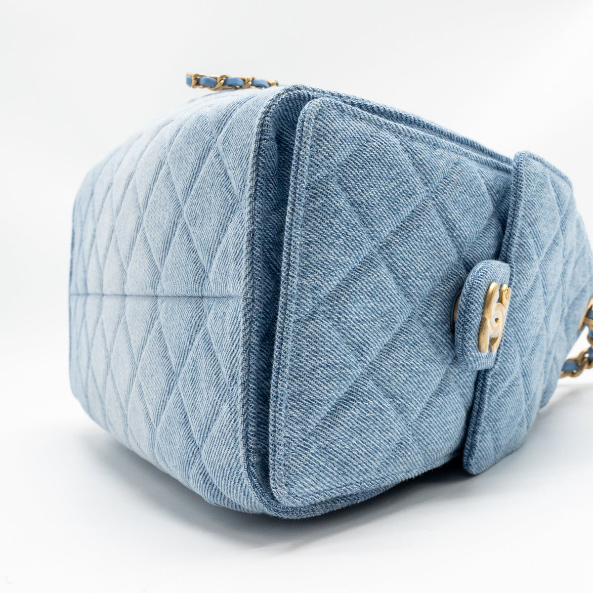 chanel-small-25-bag-washed-denim-light-blue-ghwmicrochip