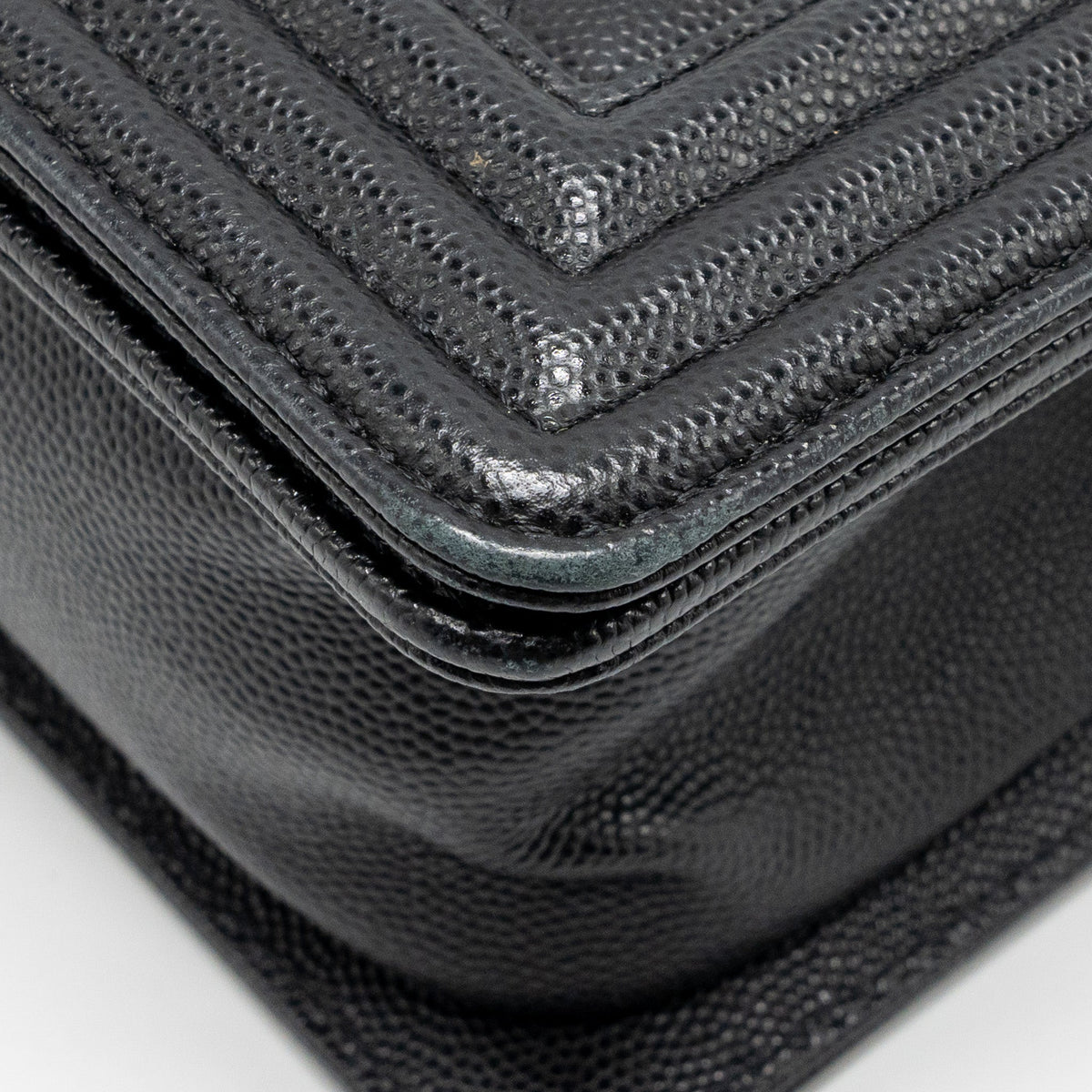 chanel-medium-boy-bag-caviar-black-shw-1