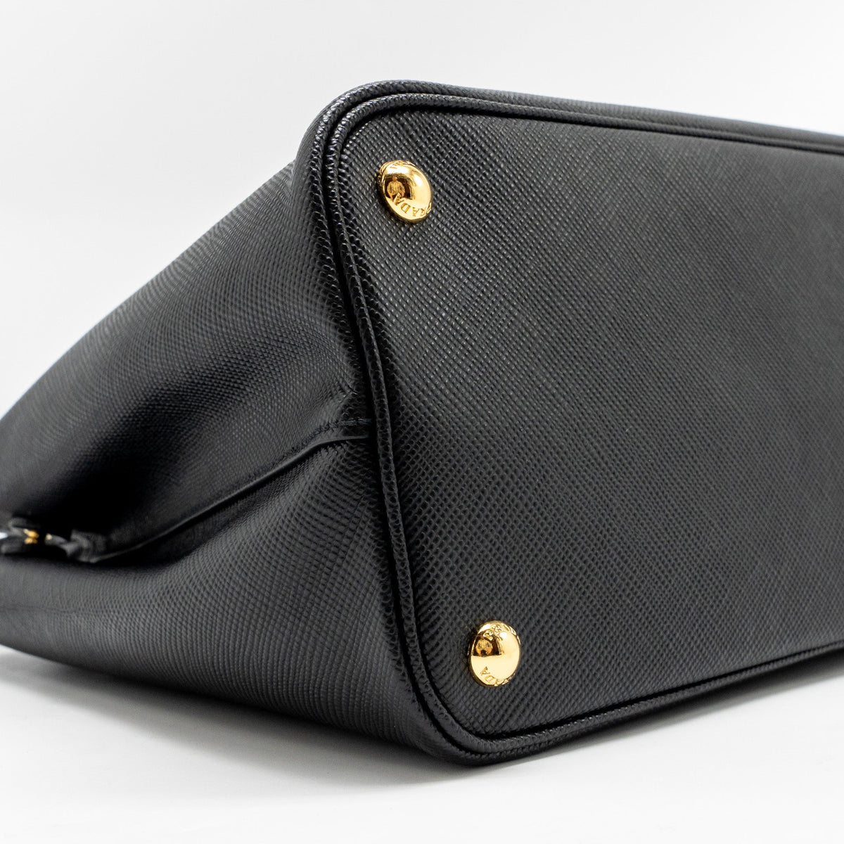 prada-medium-saffiano-cuir-tote-bag-leather-black-fuoco-ghw
