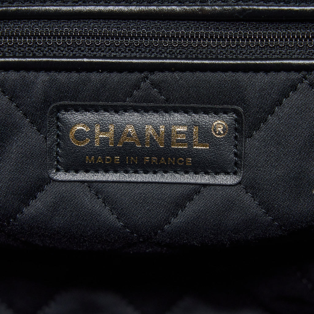 chanel-medium-22-bag-shiny-calfskin-black-ghw-microchip