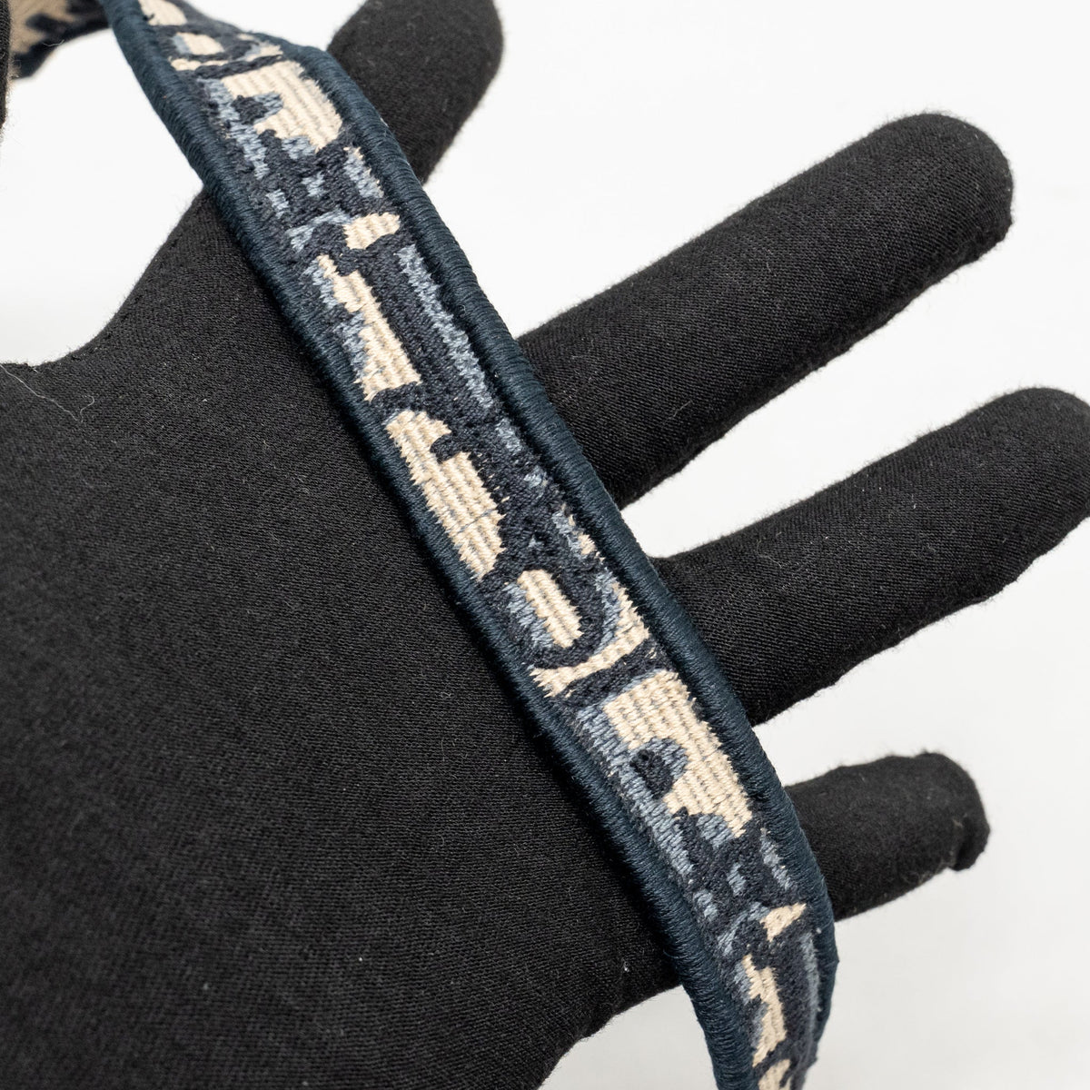 dior-medium-saddle-bag-oblique-embroidery-canvas-blue-ghw-1