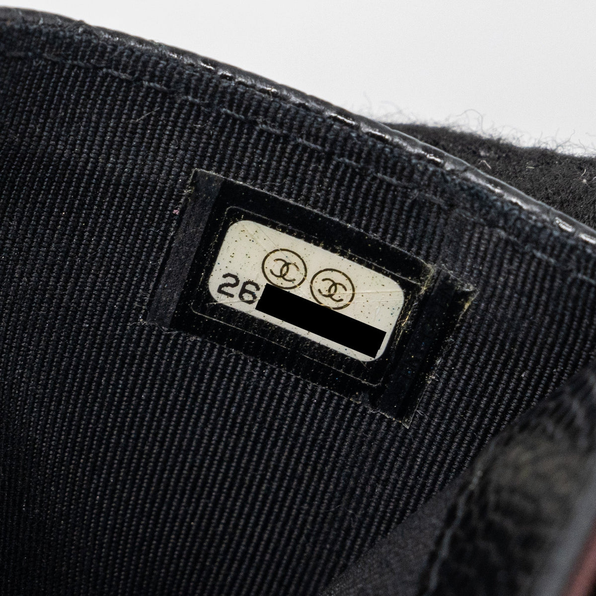 chanel-classic-flap-card-holder-caviar-black-shw-5