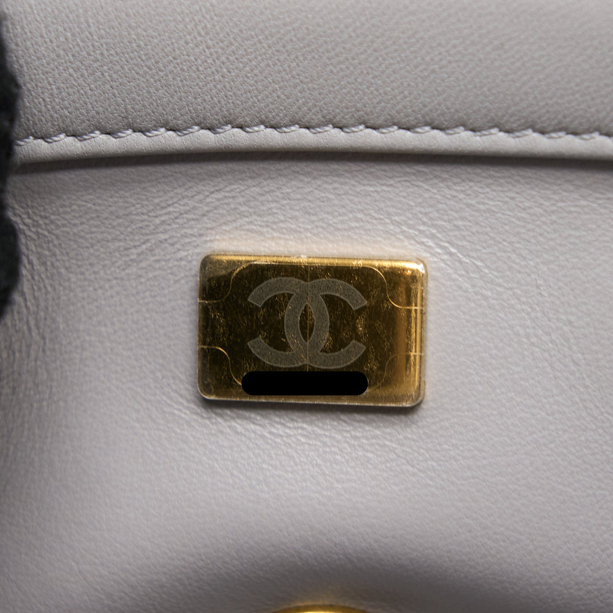 chanel-pearl-crush-mini-rectangular-flap-bag-lambskin-light-grey-ghw-microchip-1