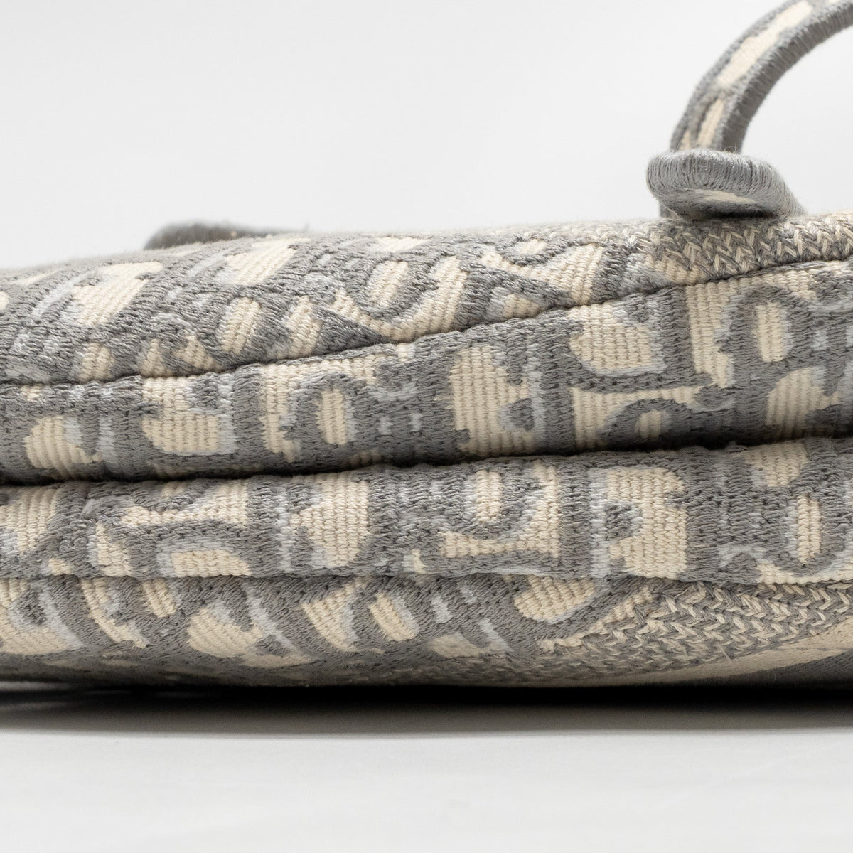 dior-medium-saddle-bag-dior-oblique-embroidery-light-grey-ghw