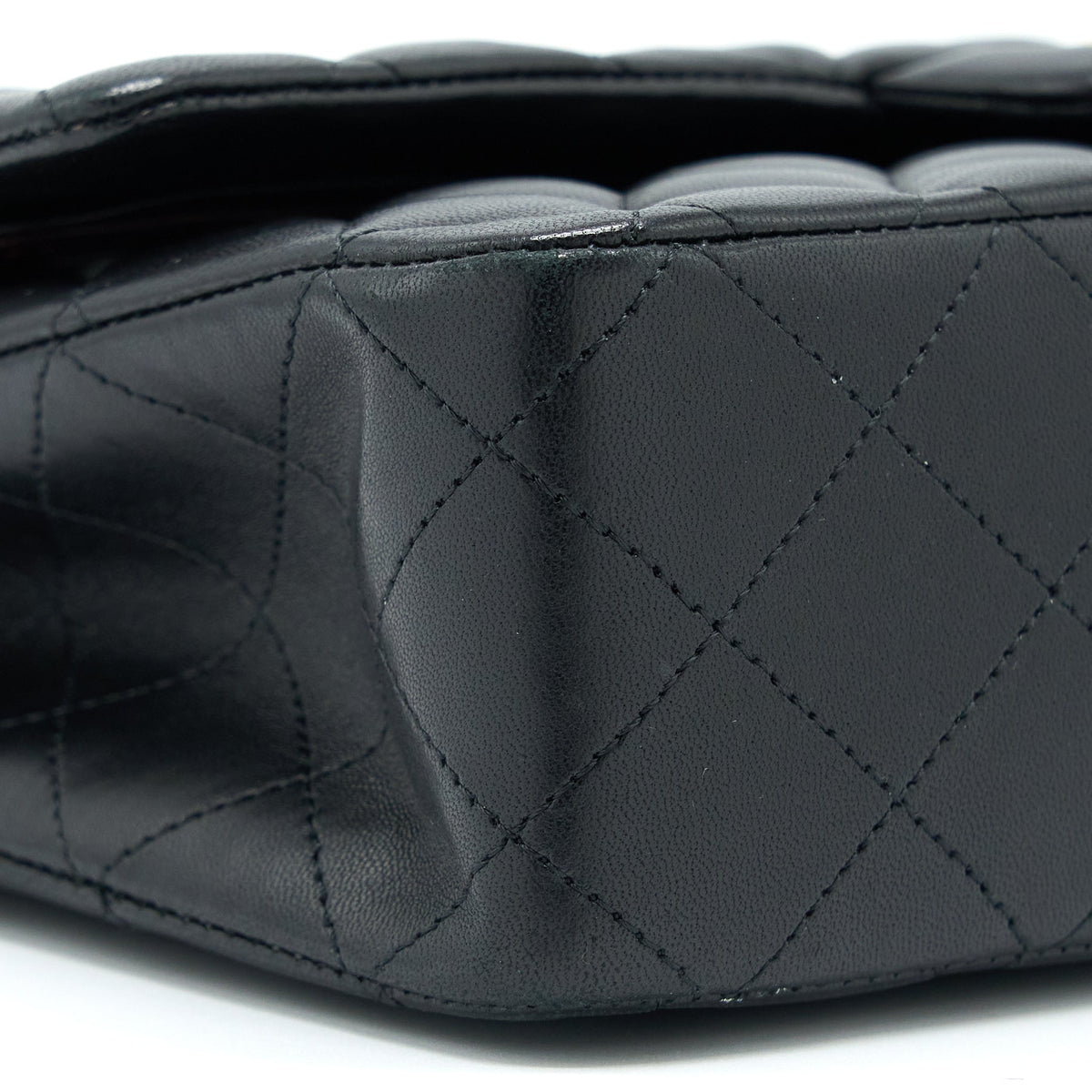 chanel-medium-classic-double-flap-bag-lambskin-black-ghw-2