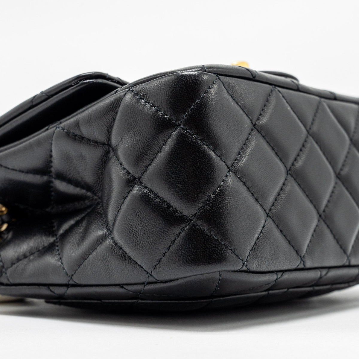 chanel-22c-pearl-crush-mini-square-flap-bag-lambskin-black-ghw-microchip-copy