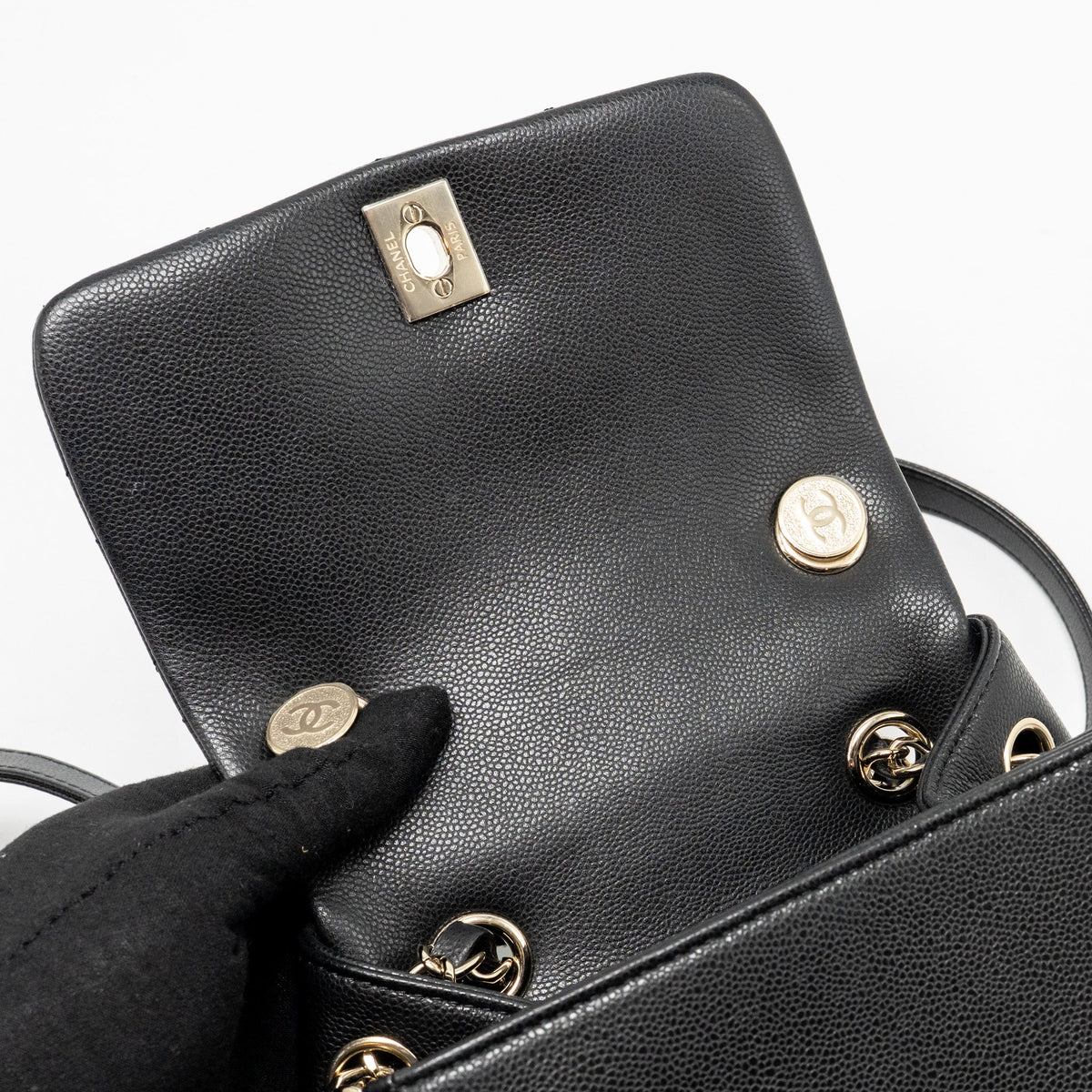 chanel-backpack-black-2
