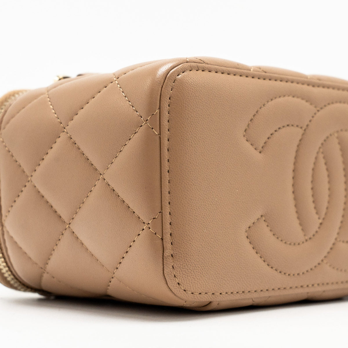 chanel-top-handle-long-vanity-with-chain-lambskin-dark-beige-ghw-microchip