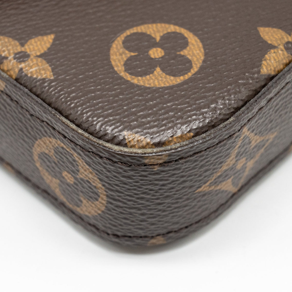 louis-vuitton-felicie-pochette-monogram-canvas-ghw-16