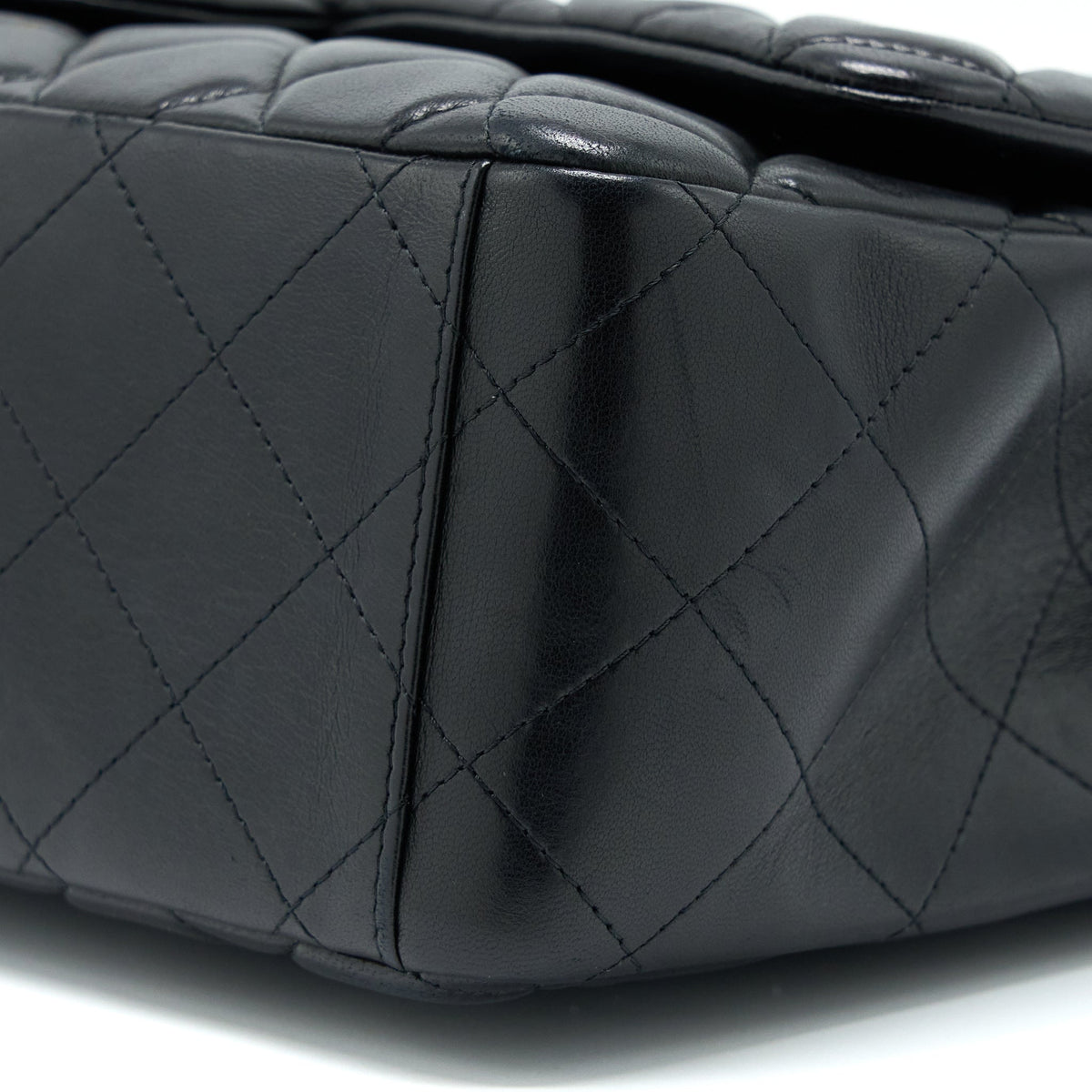 chanel-maxi-single-flap-bag-lambskin-ghw
