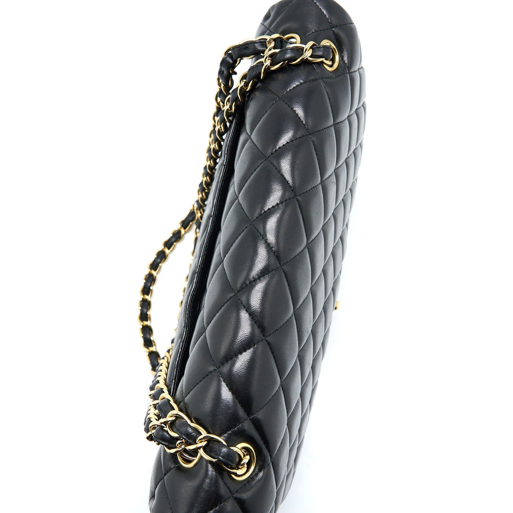 chanel-maxi-single-flap-bag-lambskin-ghw