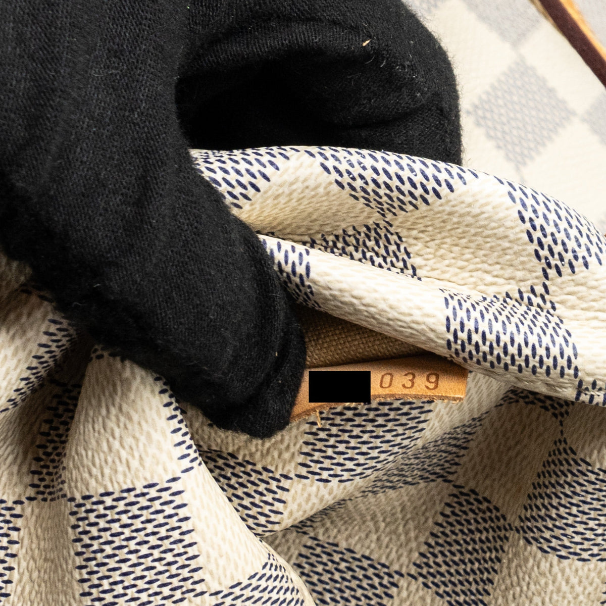louis-vuitton-totally-tote-bag-damier-azur-ghw