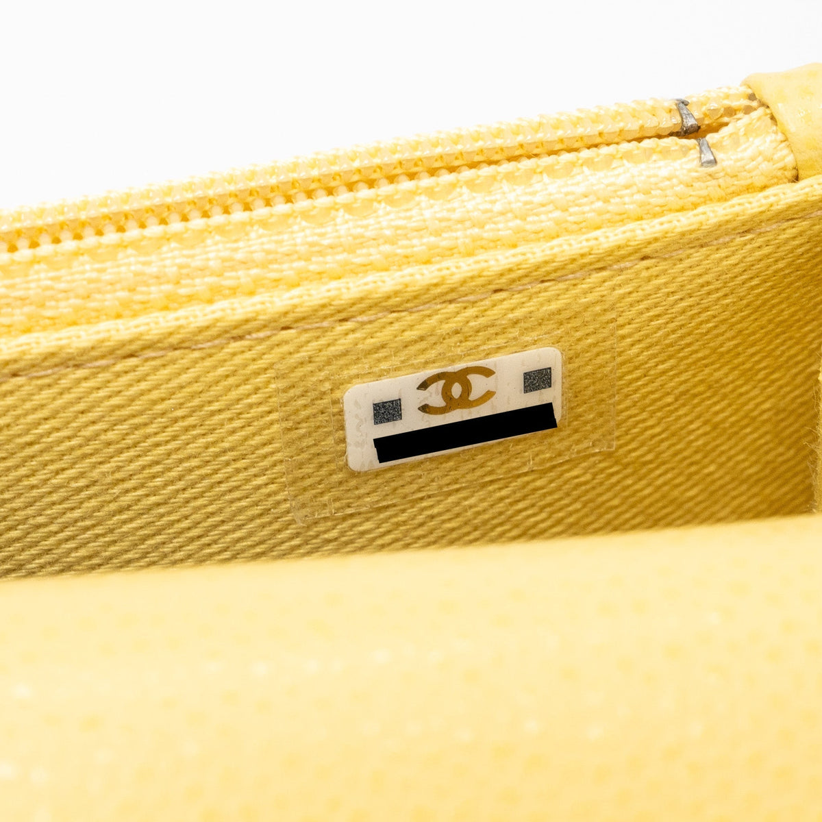 chanel-mini-business-affinity-wallet-on-chain-caviar-yellow-lghw-microchip